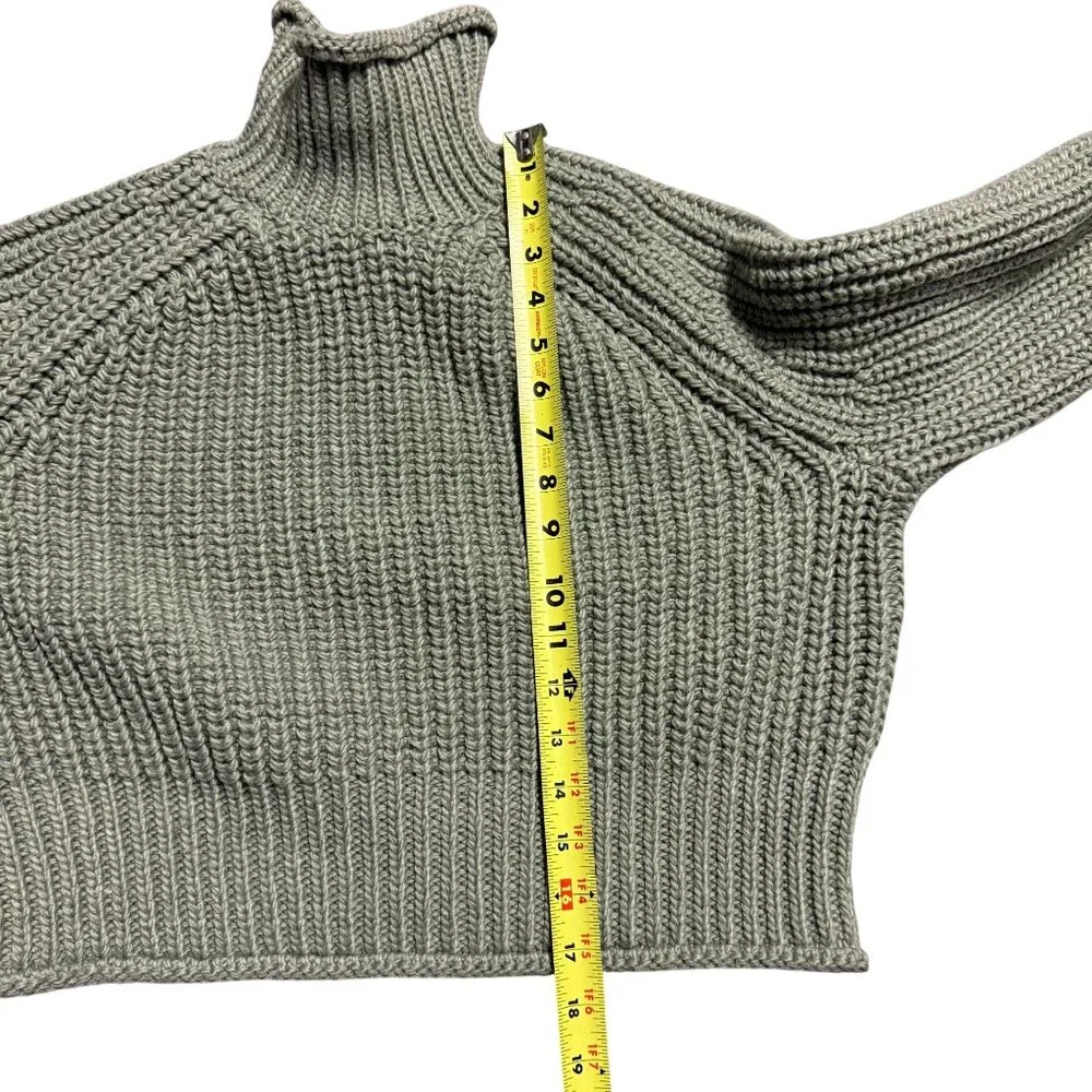 H&M Womens Ribbed Knit Turtleneck Sweater US Small Sage Green Acrylic/Polyester - Picture 5 of 6